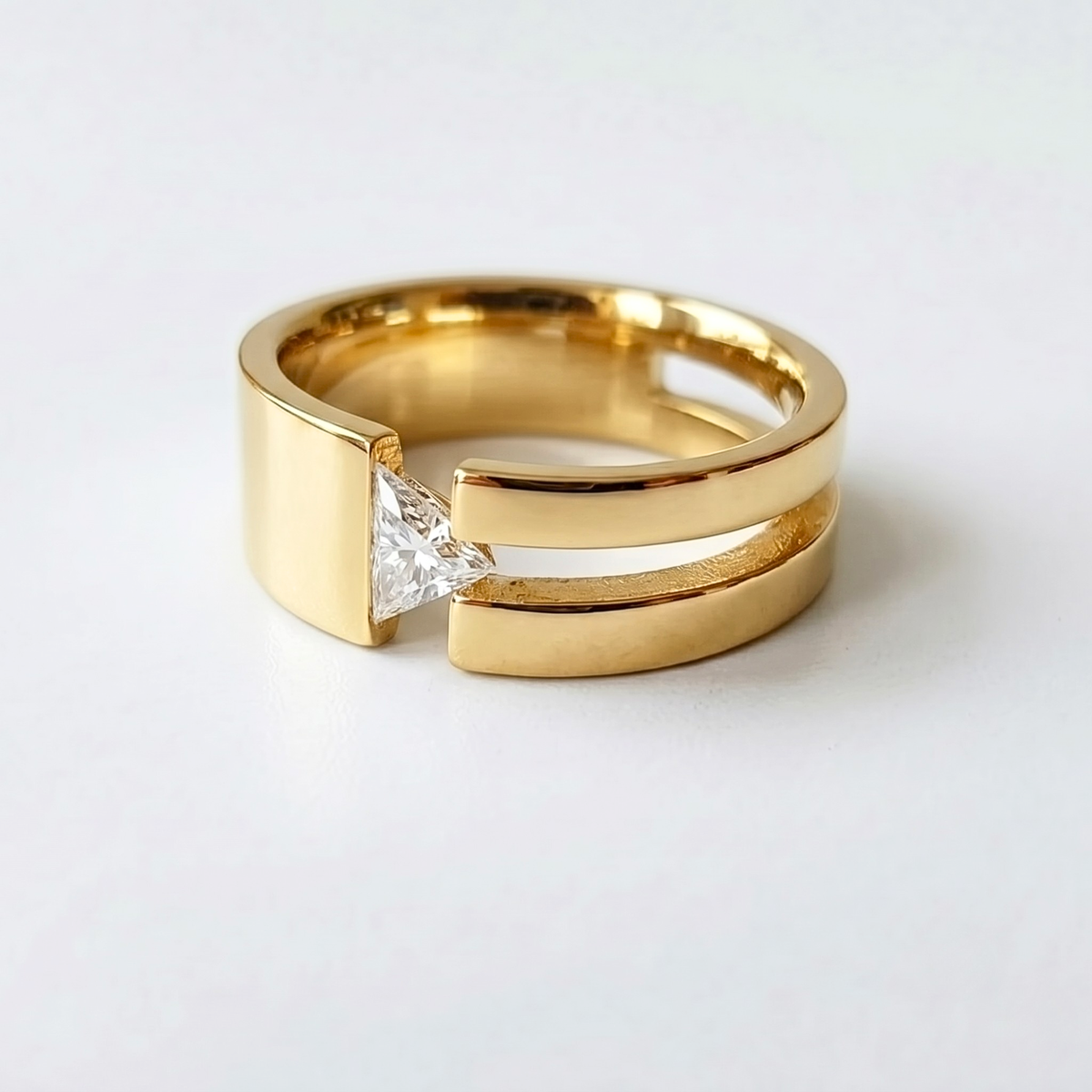 Lab Grown Diamond Trillion Cut Split Shank Men's Wedding Band in 14K Yellow Gold