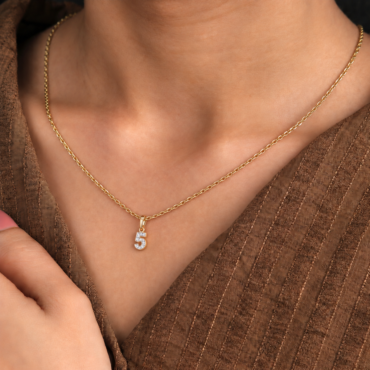 Lab Grown Diamond Number 5 Pendant Necklace in 14K Yellow Gold