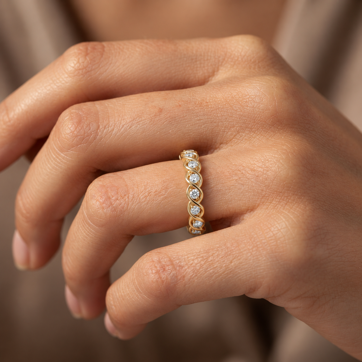 Lab Grown Diamond Round Brilliant Interlocking Infinity Vine Band Ring in 14K Yellow Gold